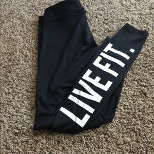 Live Fit black leggings